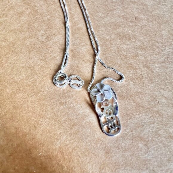 Sterling Silver Hawaiian Necklace, Turtle Flip Flop Necklace, Vintage Necklace - Picture 3 of 10